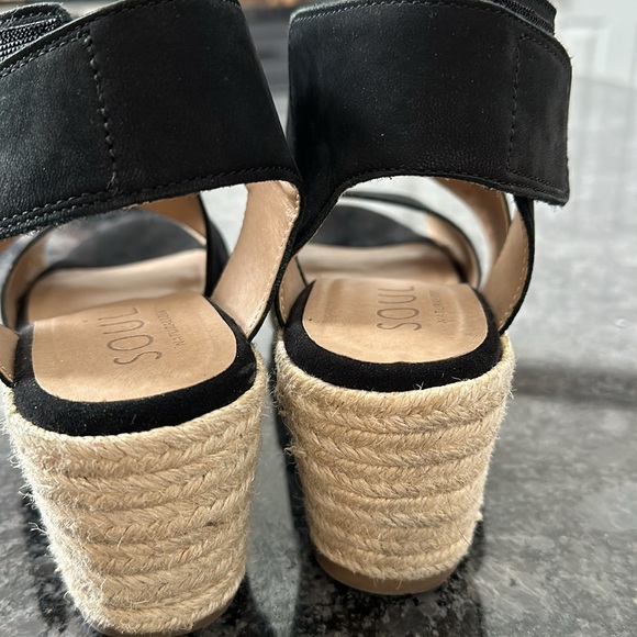 Soul Naturalizer, black, suede, wedge, sandals, size 9 - Picture 3 of 6